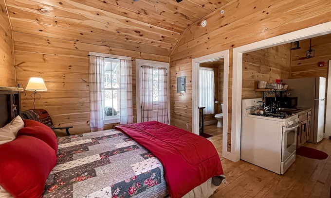 Meacham Maison | Suite Junior-Salle de bain et douche-Traditionelle-Vue sur le bois-Osgood