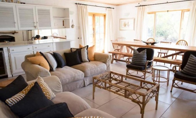 Malagas Maison | Ossies Kloof - Living The Breede