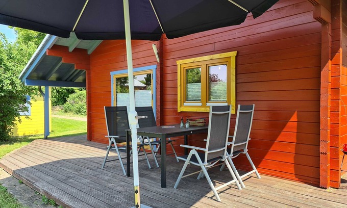 Kroepelin Appartement | Ostsee-Land-Ferienhaus - 3-room vacation home Jennie with terrace and fireplace