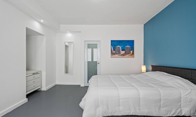 Santurce Appartement | Otium | Beach Walking Distance | King Size Bed
