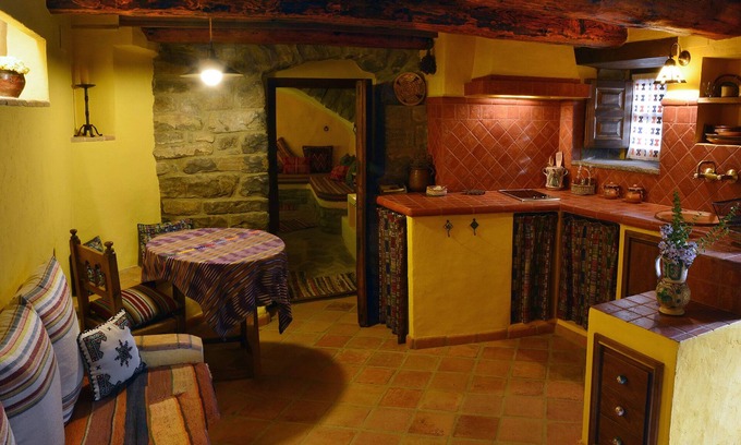 Broto Maison | Oto: Maison en pierre de 2 à 8 kms parc national d'Ordesa