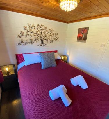 Warminster Maison | Otter 2 HuntersMoon- Warminster-Wiltshire-Bristol