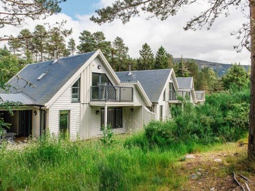 Alvie Maison | Otter Lodge