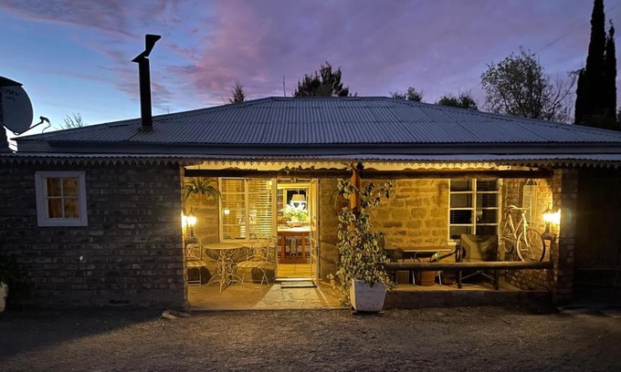 Karoo Hoogland Maison | Ou Klipskuur Self-Catering Accommodation