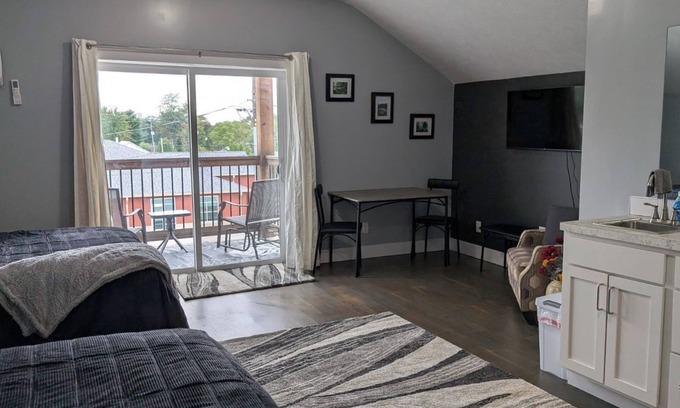 Hesperia Appartement | Our 2nd Studio at The Lofts in Hesperia.