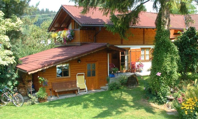 Stein Appartement | Notre appartement est situé dans une périphérie ensoleillée et rurale.