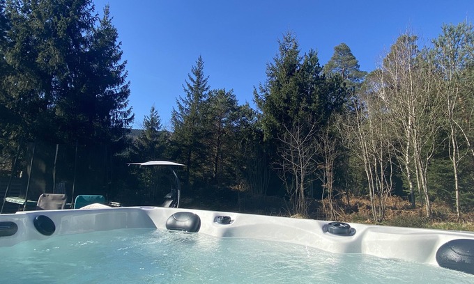 Vagney Maison | Our cocoon: jacuzzi chalet facing the forest 20 min from La Bresse 25 min from Gerardmer