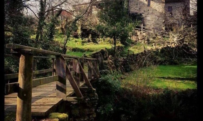 Magros Cottage | Ourense: Maison de village avec jardin près de la rivière. Maison entière à louer.