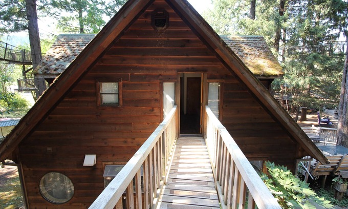 Cave Junction Maison | Out 'N' About Treehouse Treesort
