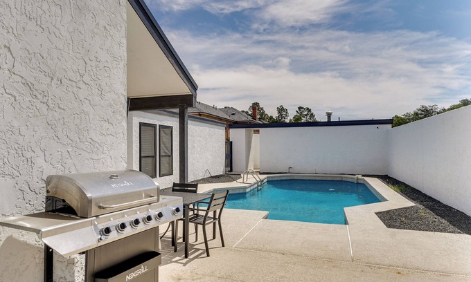 Midland Maison | Outdoor Entertainment Area: Spacious Midland Home!
