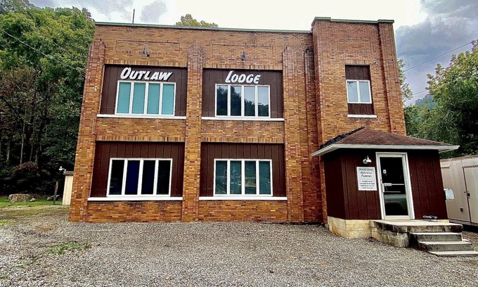 Iaeger Cabine | Outlaw Lodge (McCoy Floor 2nd)ATV,SXS, MX Offroad lodging