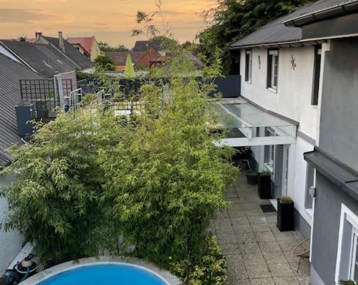 Parndorf Maison | Outlet Center House, Pool-Jacuzzi-Garden-Sundeck