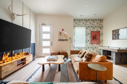Five Points Maison | Outrider Buyout - 2 Units by AvantStay Sleeps 24