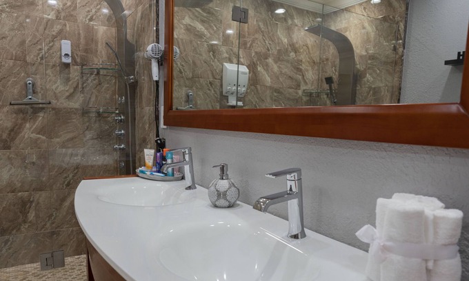Haverhill Maison | Outside Lovers!3bedr/4bath, completely fence