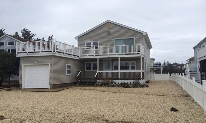 Surf City Appartement | Outstanding Bayviews from this 1st floor duplex