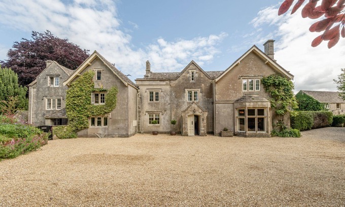 Miserden Cottage | Outstanding large dog friendly country house in the Cotswolds - Old Rectory