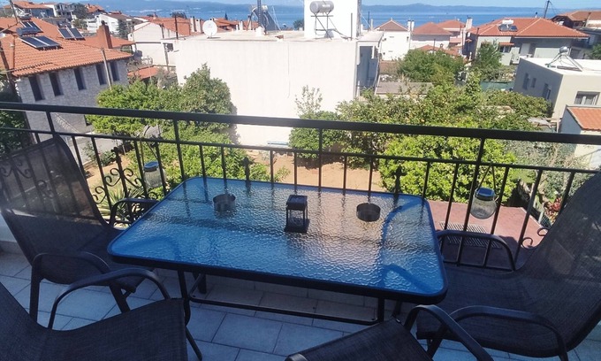 Nea Fokaia Appartement | Overlooking the tower
