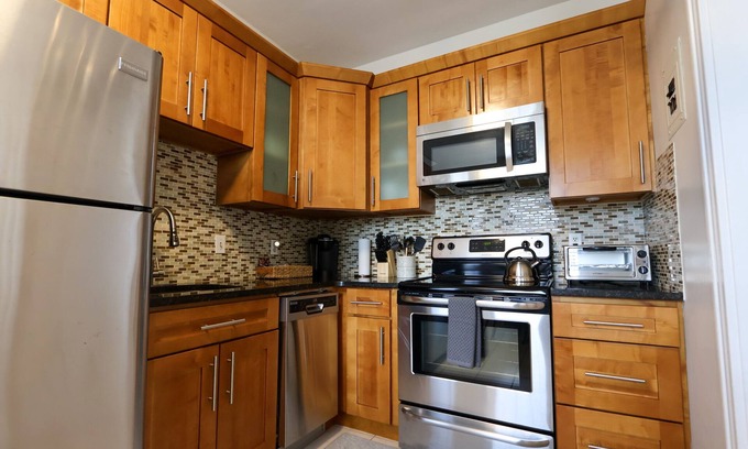 Cleveland Circle Appartement | Oversized 1Bed w/ Outdoor Pool & Elevator