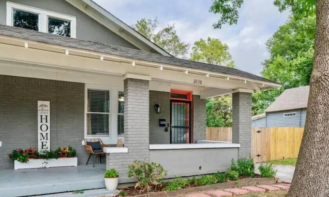 East Midtown Maison | Overton Square Pet-Friendly Large Yard Pool Table