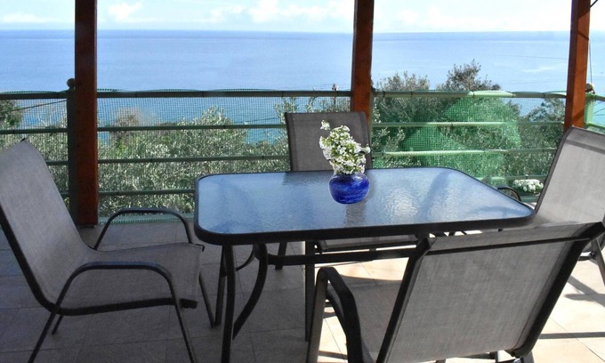 Ovrios Maison | Ovrios Stone House