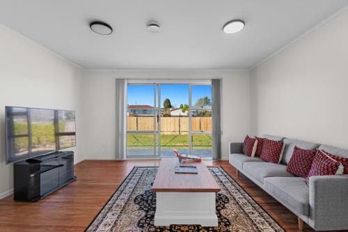Owhata Maison | Ōwhata Retreat - Rotorua Holiday Home