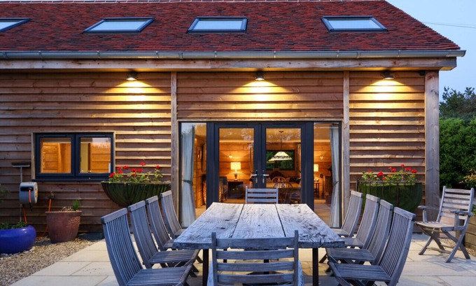 Cuddesdon Maison | Owl Barn, Sleeps 10 guests, pet friendly