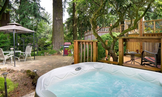 Far Southwest Appartement | Owl Forest Studio avec jardin privé et bain à remous