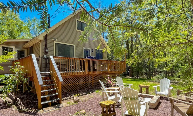 Jim Thorpe Maison | Owl Woods Inn, Jim Thorpe Lake Community, Indoor Hot Tub!
