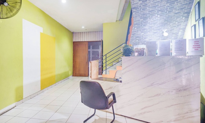 East Jakarta Hôtel | OYO 93958 J&B Smart Jatinegara