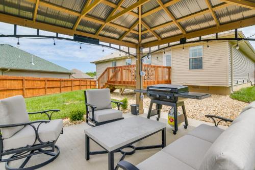 Ozark Maison | Ozark Home Pool Access, Deck and Fenced Yard