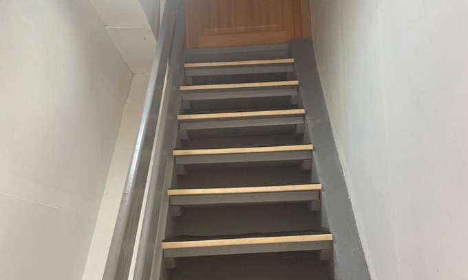 La Ferte-Gaucher Appartement | P1 studio, à 5 minutes du super U à pied, à 10 minutes du centre-ville à pied.