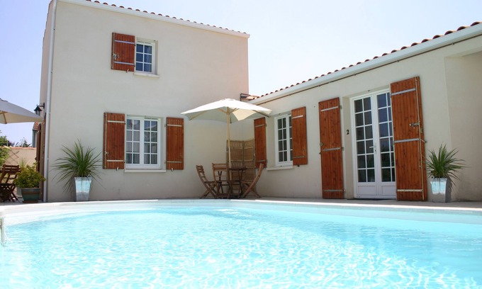La Rochelle Agglomeration Appartement | P2 Accueillant appartement à un lit avec jardin attrayant et piscine, WIFI gratuit