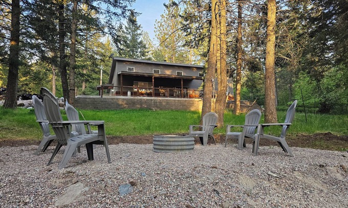 Ronan Maison | Pablo Pines House @ the Canal- Family+Pet Friendly, Trailer Parking+RV Hookups!