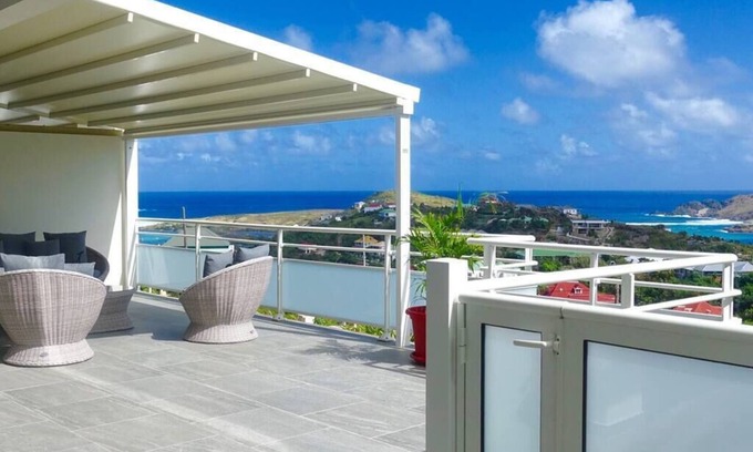 Vitet Appartement | Pacha Apt with Terrace and Panoramic Views!