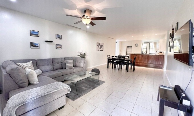 Coco Copropriété | Pacifico L1301 - 3 Bedroom Ground Floor Walk-out