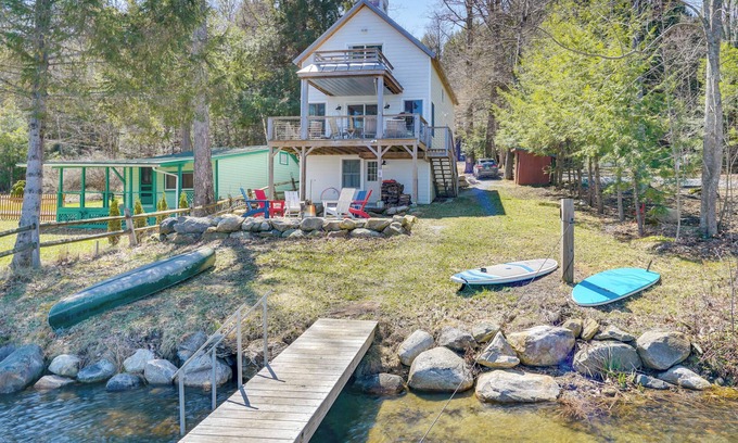 Wallingford Maison | Paddle, Swim & Hike: Family Lake House in Vermont
