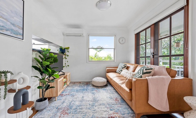 Paddington Maison | Paddo Central ~ 4Bed/2Bath/1Car/CBD Views ~ House