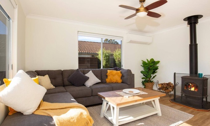 Culburra Beach Maison | Pagoda @ Culburra - Pet Friendly - Newly Renovated