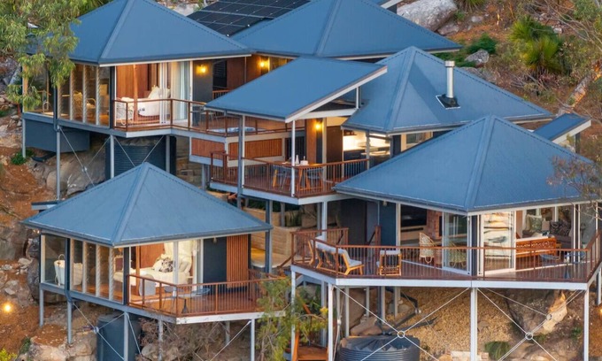 Sydney Maison | Pagoda Point in Berowra Waters