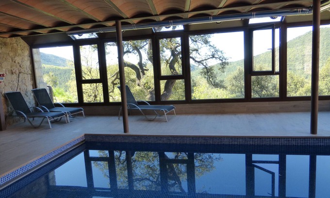 La Nou Cottage | Paissa, belle maison de 6 chambres dans un complexe avec piscine, paddle. SPA
