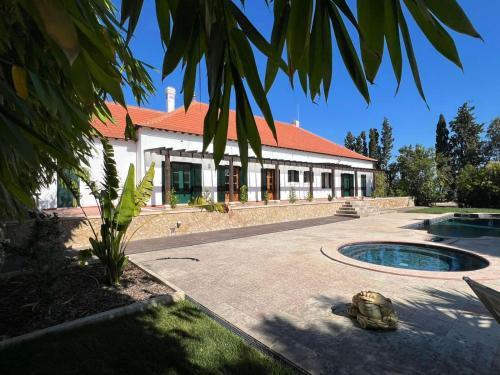 Grandola Maison | Palácio Club House - Lugar Minas da Caveira