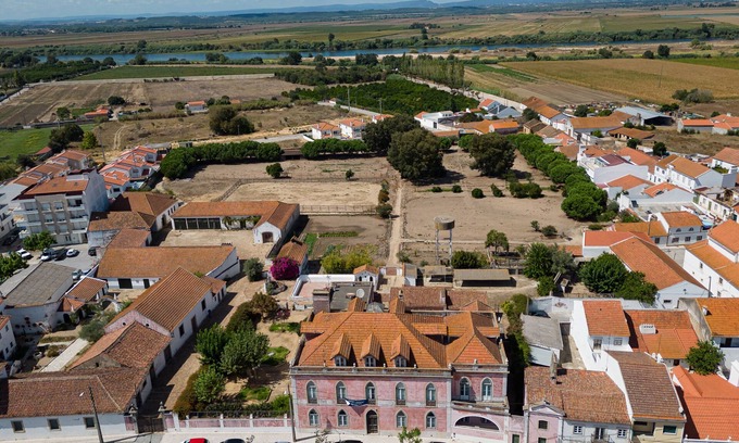 Capelas Maison | Palacete na Chamusca com Espaço Para Cavalos