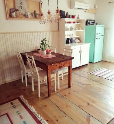 Hiiumaa Maison | Palade Retrovisiit Meida