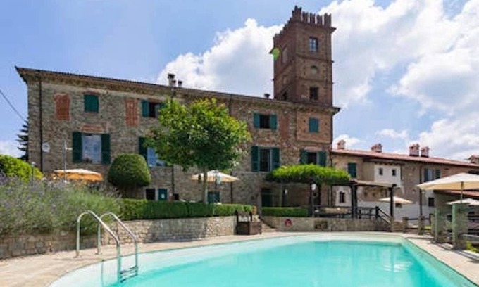 Segno Appartement | Palazzo K - Savona - 2 bedroom apartment in farmhouse with pool (Apt 5)