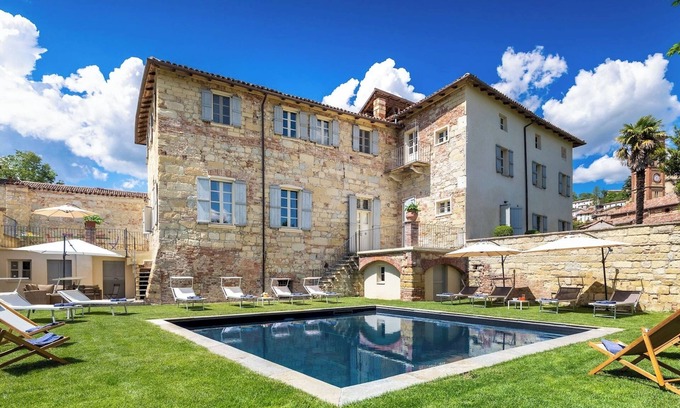 Ottiglio Villa | Palazzo Pozzo Bonelli 14, Emma Villas