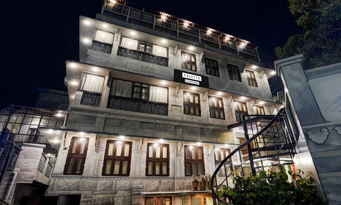 Varanasi Maison | Elegant Executive Suite at Heritage Scindia Ghat