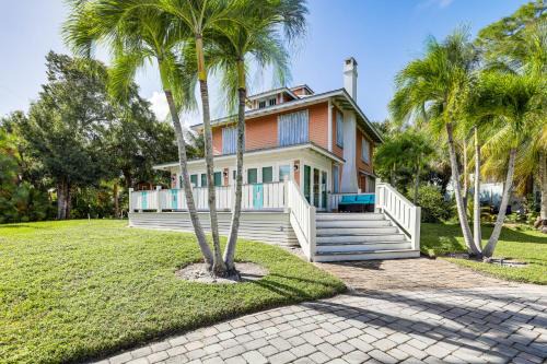 Palm City Maison | Palm City Home with Pool and Florida Room - Near Golf