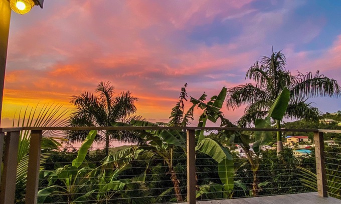 Estate Pearl Appartement | Palm Deck, a private slice of paradise overlooking the ocean