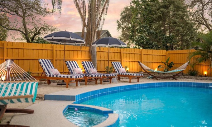 Palm Harbor Maison | Palm Harbor Resort |Theater Bowling Putt Putt Pool