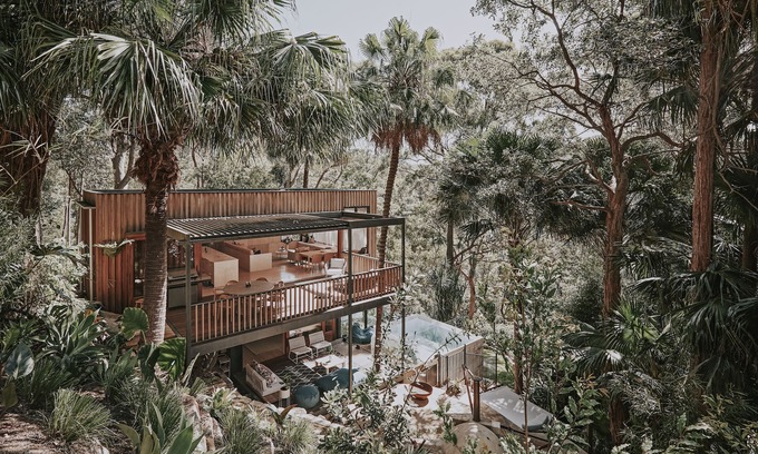 Church Point Maison | Palm Pavilion: architectural rainforest retreat